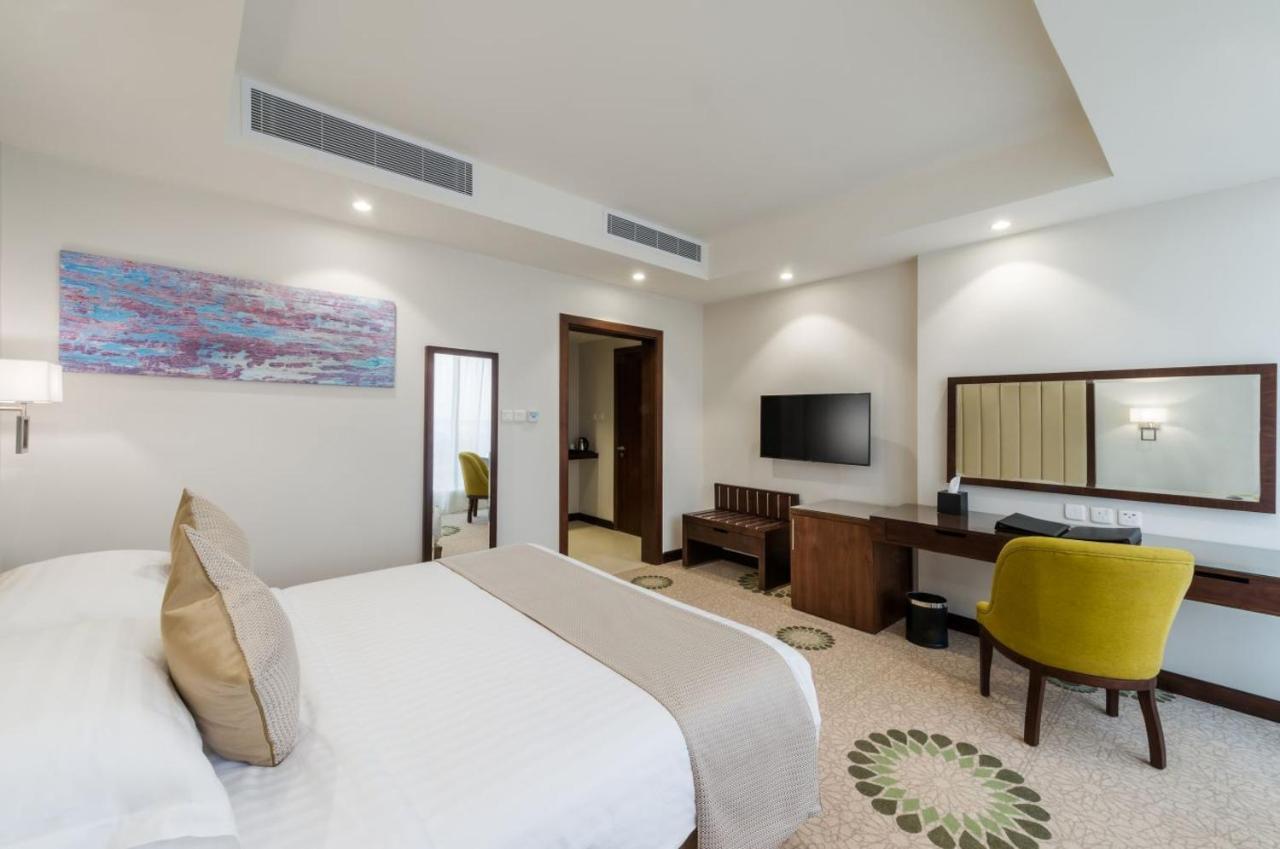 Best Western Plus Al Qurayyat City Center Hotel Kültér fotó